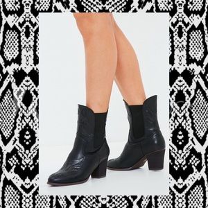 ❌SOLD❌ Snake Pattern Detail Cowboy Booties